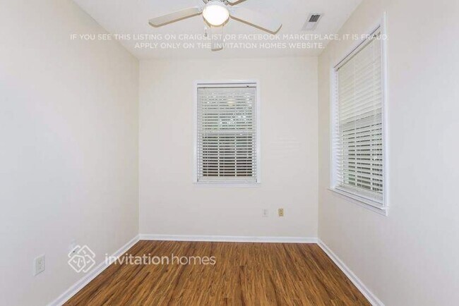 Building Photo - 9220 Meadowmont View Dr