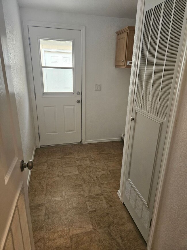 Building Photo - 3 Bedroom/2 Bath Manufactured Home