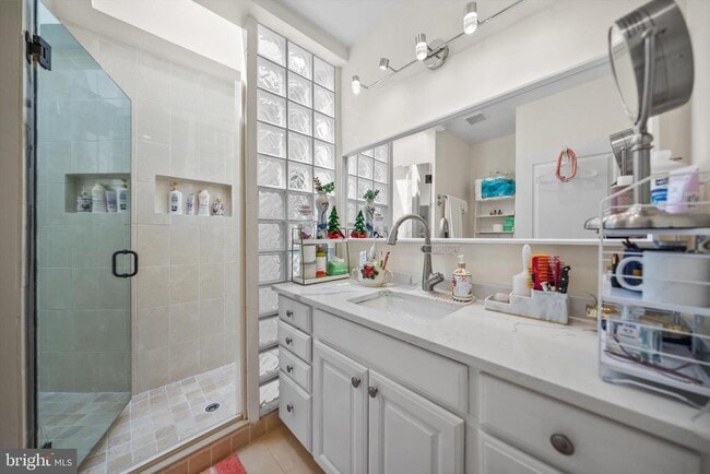 Building Photo - 211 F St NE