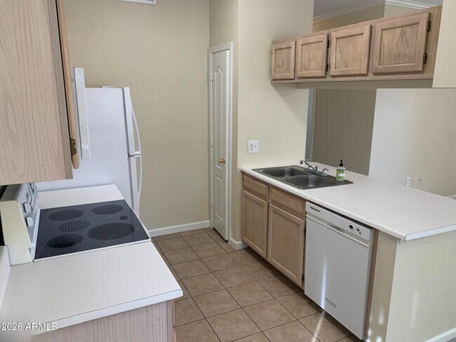 Building Photo - 16013 S Desert Foothills Pkwy