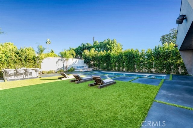 Building Photo - 13016 Chandler Blvd