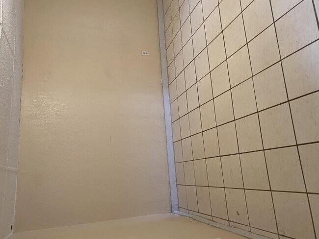 Building Photo - 1 bedroom in El Paso TX 79915