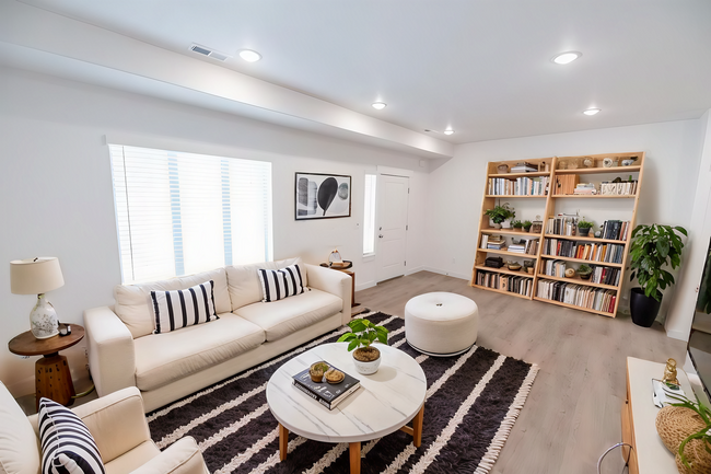 Building Photo - Sienna Village Townhomes