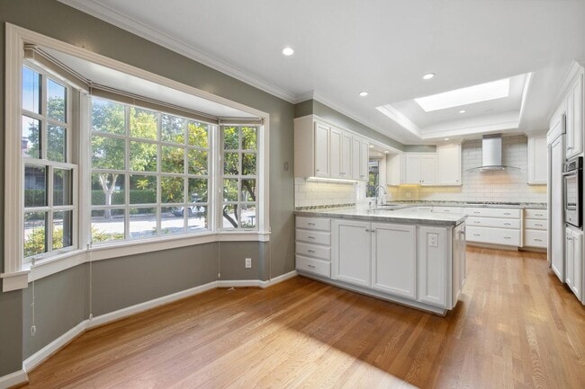 Building Photo - Charming 3-Bedroom Home with Office in desirable Old Palo Alto neighborhood Avail Feb 7th