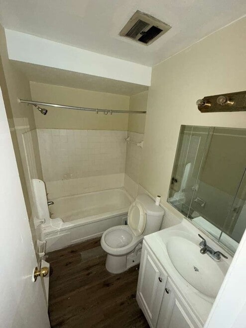 Building Photo - 14835 Euclid Ave