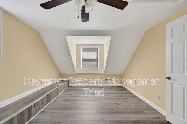 Building Photo - 506 Rocky Knoll Rd