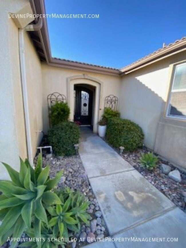 Building Photo - 381 Mesa Verde Park