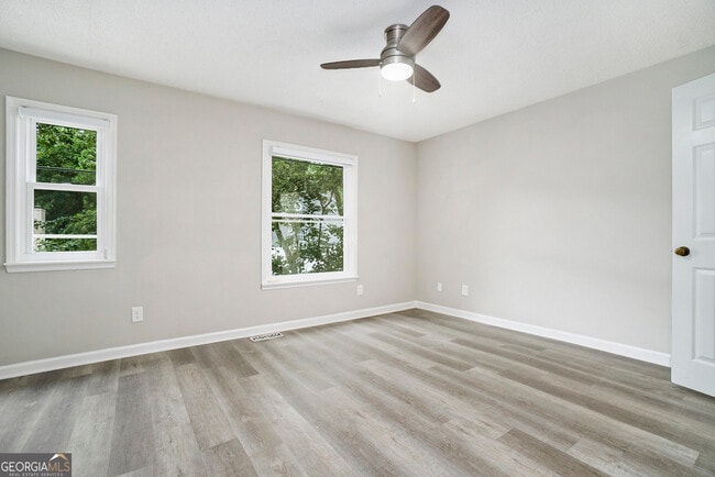 Building Photo - 5045 Laurel Springs Way SE