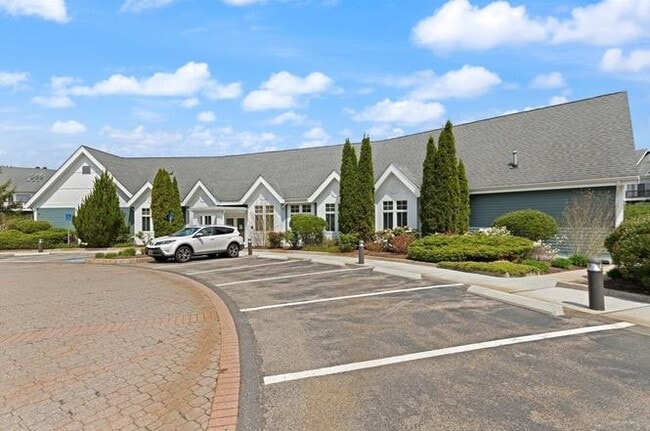 Building Photo - Commerce