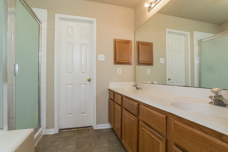 Building Photo - 21054 Carmel Valley Dr