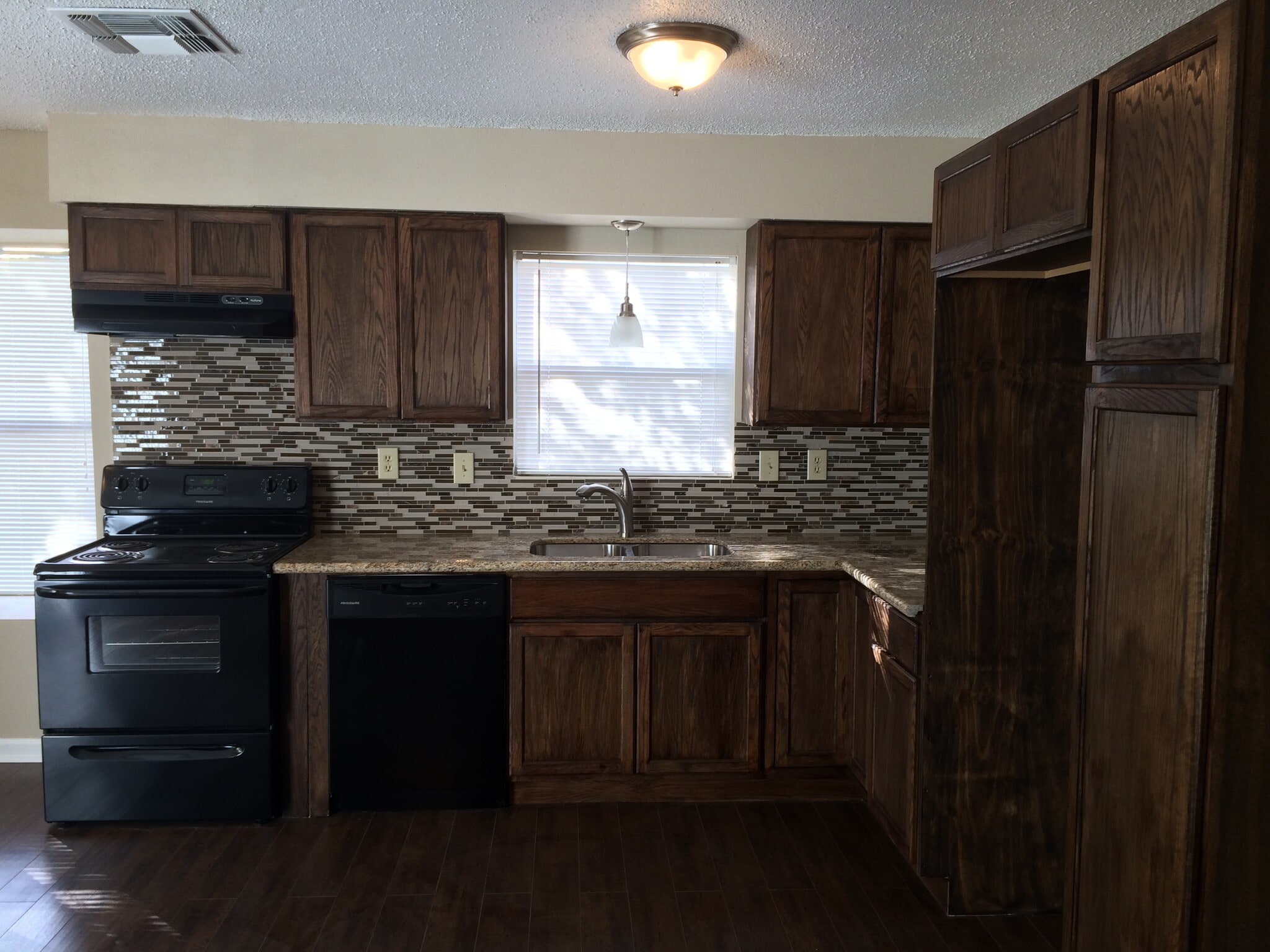 Kitchen with Granite countertops - 9214 Cliffvale Street