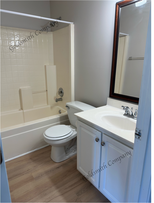 Building Photo - 8 Furwood Ct
