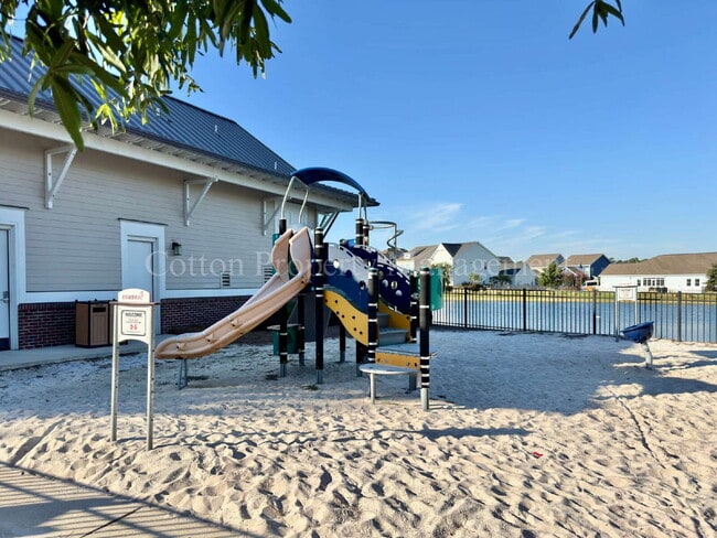 Building Photo - 2BR/2.5BA townhome in River Lights Communi...