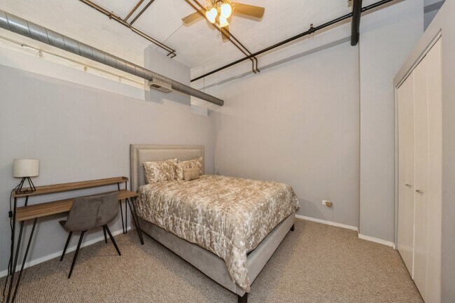 Building Photo - 2024 S Wabash Ave