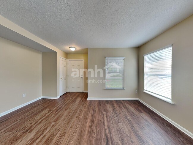 Building Photo - 1211 Spring Creek Ct