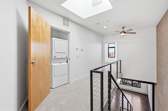 Building Photo - 11582 Colony Row