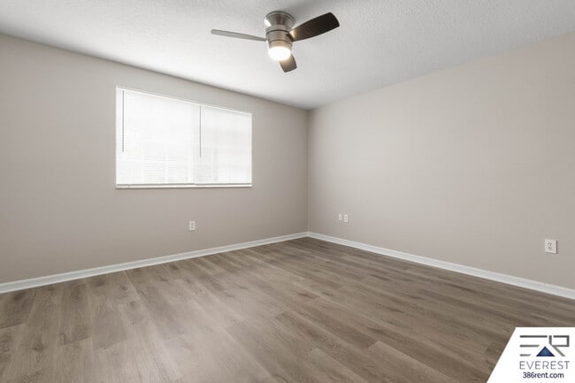 Building Photo - 60 Brigadoon Ln