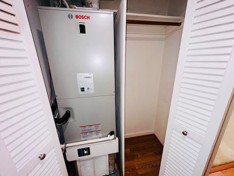 Coat closet - 32 Walden Dr