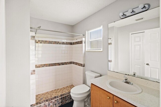 Building Photo - 795 Squirrel Ct