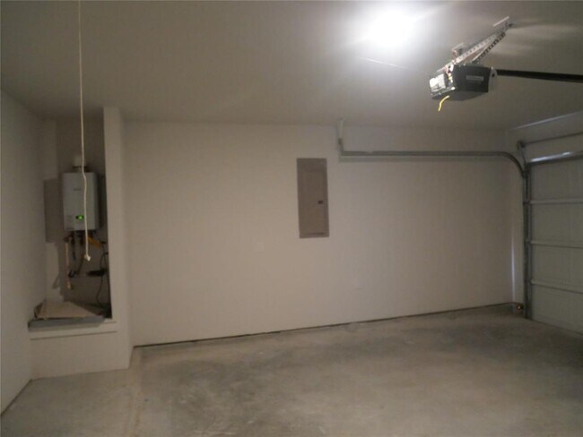Building Photo - 6435 Downey Ln