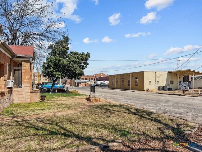 Building Photo - 202 S Clear St
