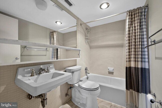 Building Photo - 429 N St SW