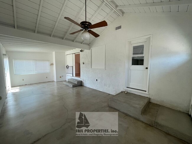 Building Photo - 1440 E Rose Ave
