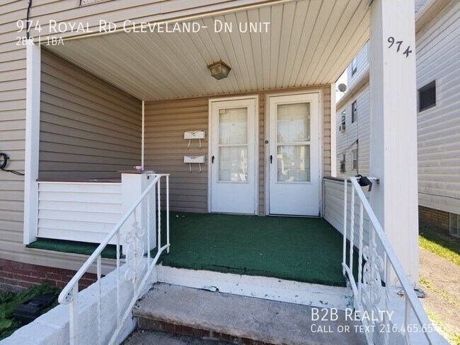 Building Photo - 974 Royal Rd