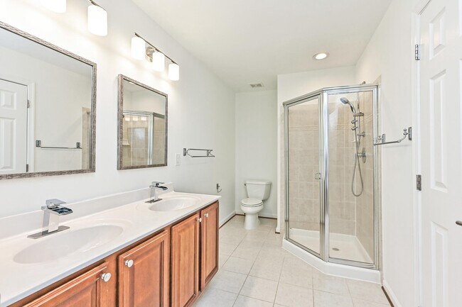 Building Photo - 4654 Hummingbird Ln