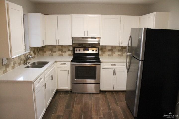 Building Photo - 2204 Camellia Ave