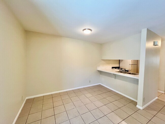 Building Photo - Downstairs North Park Apartment with Parking & Onsite Laundry!