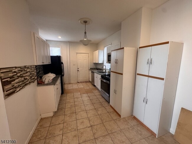 Building Photo - 115 Mead St