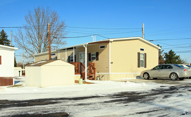 Building Photo - Apple Creek Village Mobile Home Park