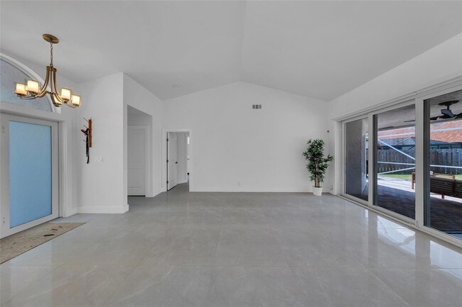 Building Photo - 9585 Carousel Cir S
