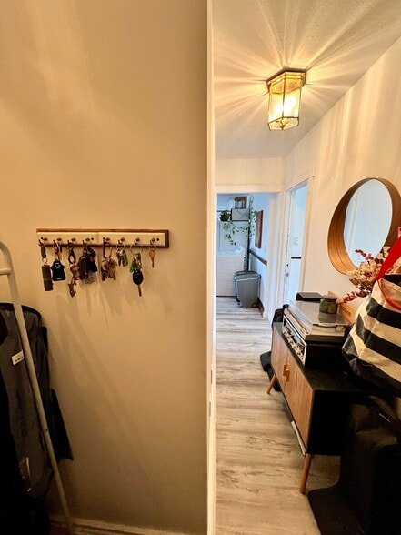 Back hall to kitchen - 94 Graham St