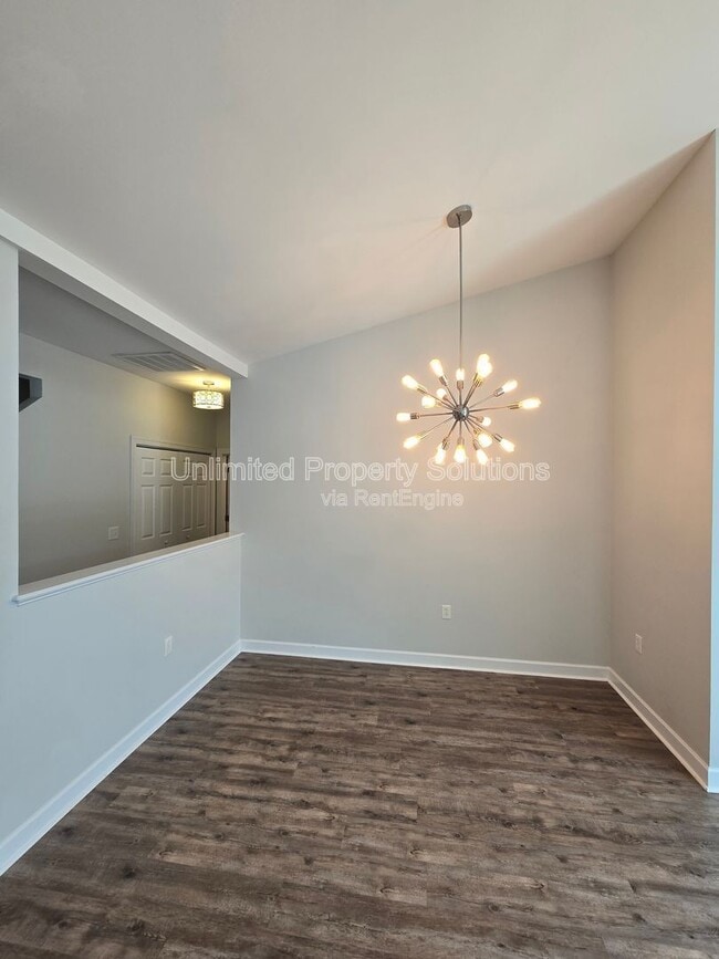 Building Photo - 339 Monlandil Dr