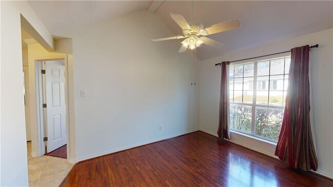 Building Photo - 1000 Henckley Ave