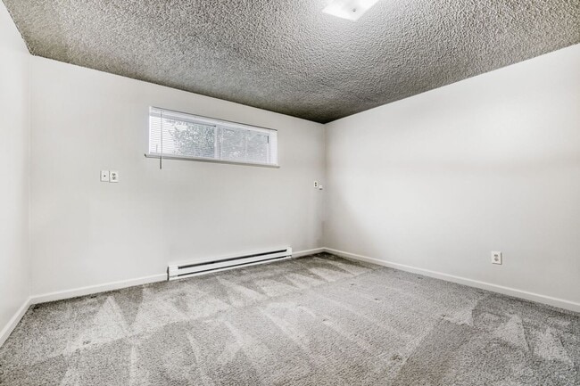 Building Photo - 3610 Oakes Ave