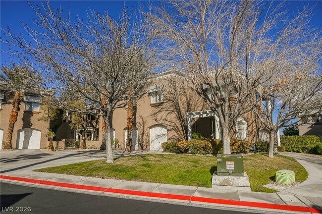 Building Photo - 9108 Vista Greens Way