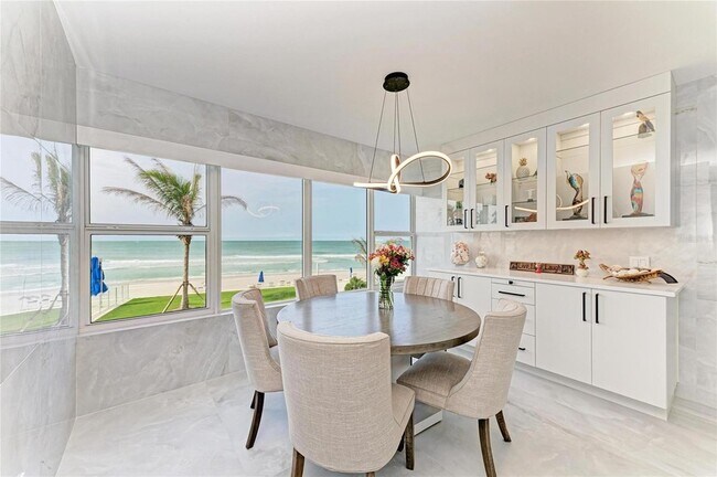 Building Photo - 603 Longboat Club Rd