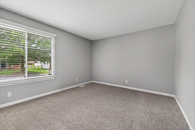 Building Photo - 91 Grassmire Dr
