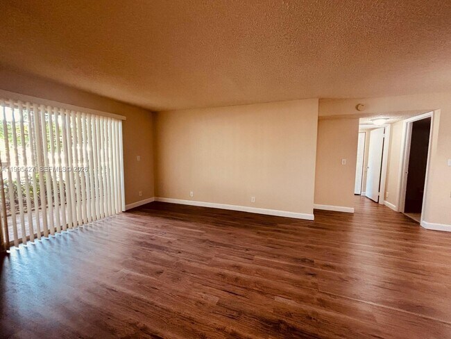 Building Photo - 7630 Westwood Dr