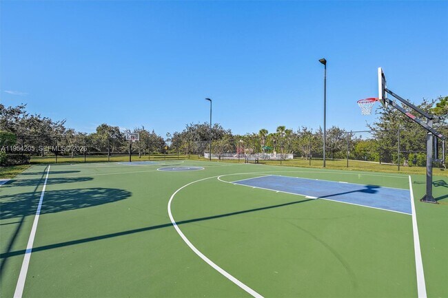 Building Photo - 10733 SW Elsinore Dr