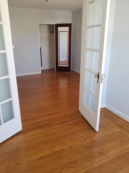 Building Photo - 734 Beatie St