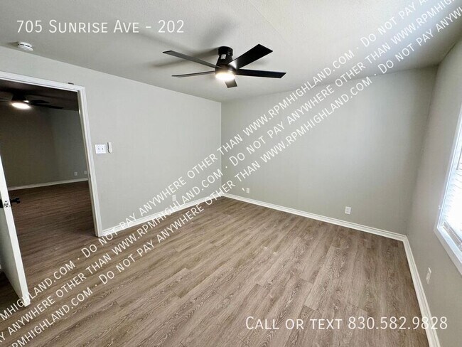 Building Photo - 705 Sunrise Ave