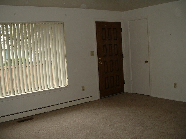 Building Photo - 9725 Lake Steilacoom Dr SW