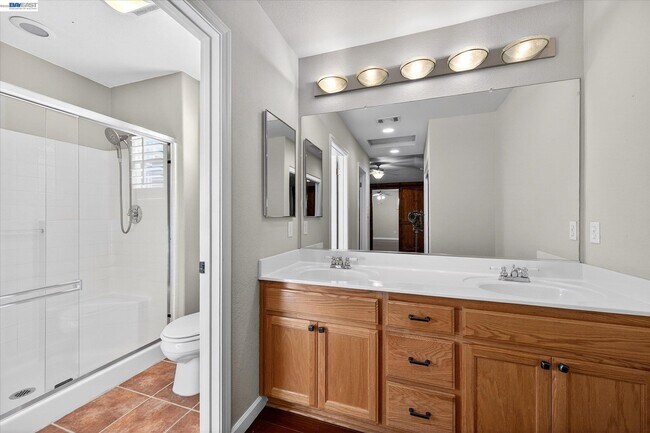 Building Photo - 133 Sundance Pl