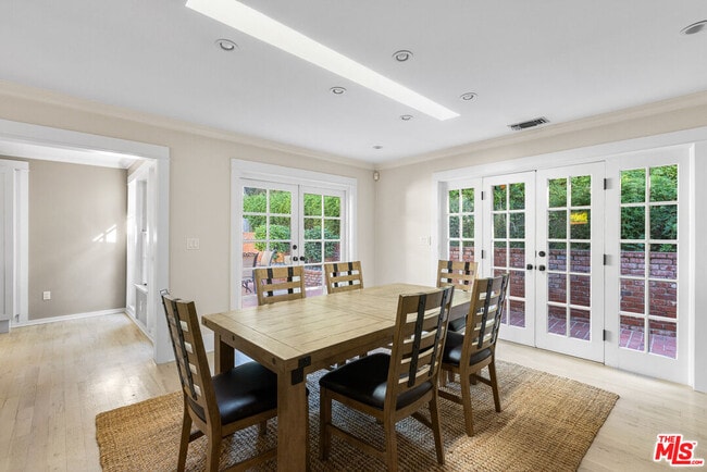 Building Photo - 9520 Gloaming Dr