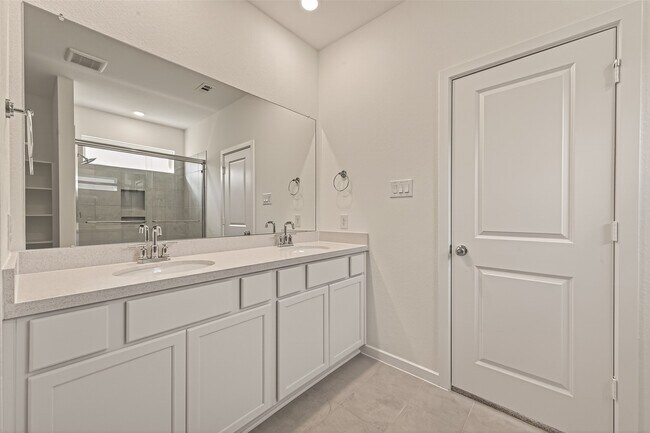 Building Photo - 21926 Sam Raburn Dr