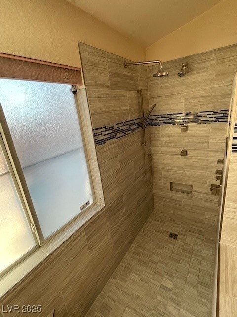 Building Photo - 9011 W Viking Rd